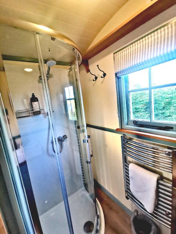 Toms Hut And Robins Rest Shepherd Huts Near Wadebridge Exterior foto