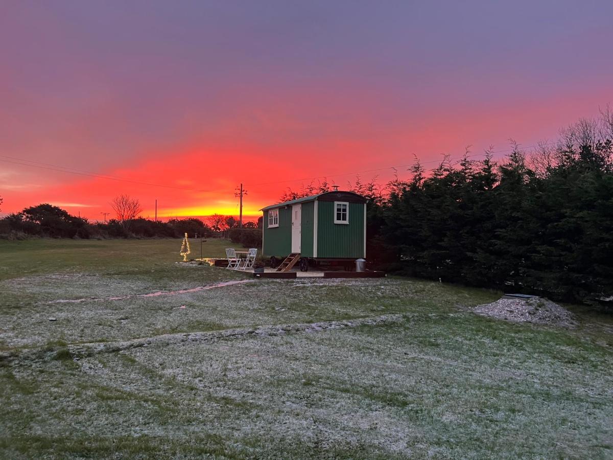 Toms Hut And Robins Rest Shepherd Huts Near Wadebridge Exterior foto