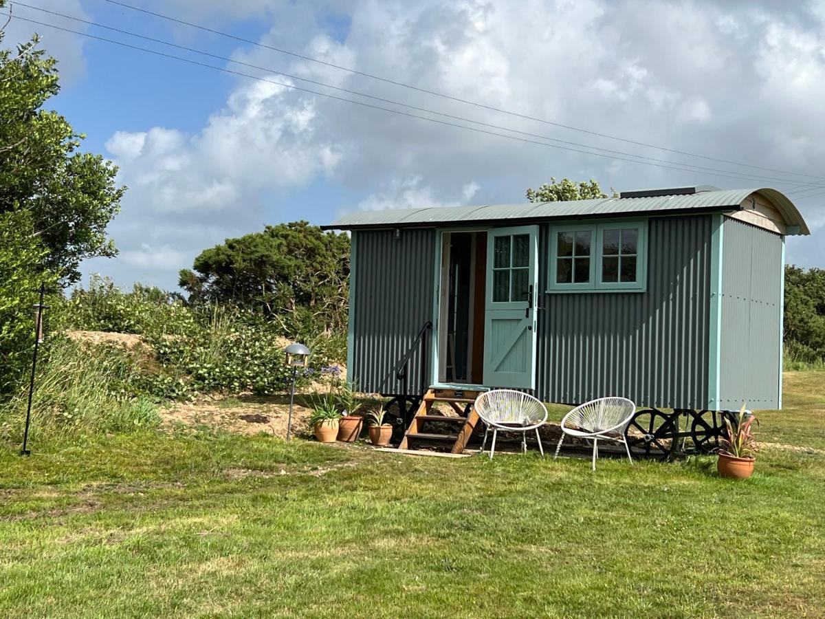 Toms Hut And Robins Rest Shepherd Huts Near Wadebridge Exterior foto